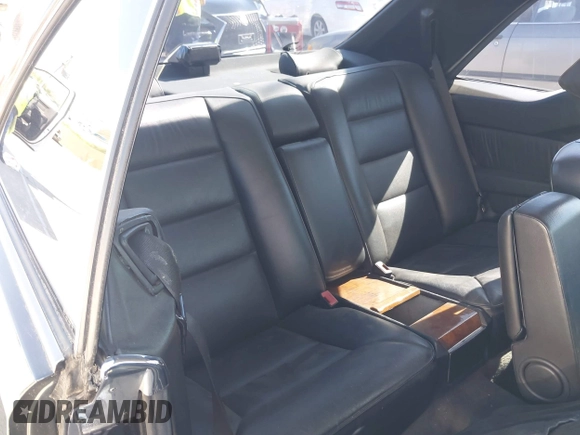 1993 Mercedes-Benz 300 with VIN WDBEA52E3PB994892, listed as a IAAI auction lot 41391045 with 219,676 mi miles and . Bid and sale history available at DreamBid. Image 8.