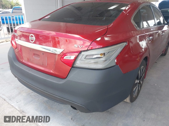 2018 Nissan Altima 2.5 S with VIN 1N4AL3AP5JC212083, listed as a IAAI auction lot 42181501 with 112,031 mi miles. Bid and sale history available at carsss.com. Image 12.