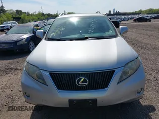 2010 Lexus RX 350 z VIN 2T2BK1BAXAC017261, wystawiony jako IAAI lot #42233787 z przebiegiem 101 772 mil mil oraz . Historia ofert i sprzedaży dostępna na DreamBid. Obrazek 12.
