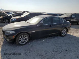 2013 BMW 5 Series 528i xDrive z VIN WBAXH5C51DDW16801, wystawiony jako Copart lot #65857445 z przebiegiem 99 614 mil mil oraz Czysty tytuł • Clean title. Historia ofert i sprzedaży dostępna na DreamBid. Obrazek 1.