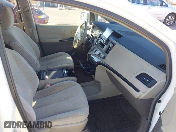 2011 Toyota Sienna LE AAS with VIN 5TDKK3DC3BS086073, listed as a IAAI auction lot 41637136 with 257,615 mi miles. Bid and sale history available at carsss.com. Image 5.