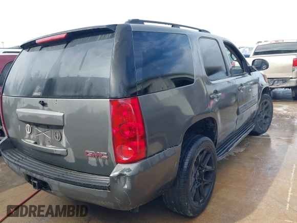 2007 GMC Yukon SLE w/3SA with VIN 1GKFC13C17R346467, listed as a IAAI auction lot 41425793 with 252,934 mi miles. Bid and sale history available at carsss.com. Image 4.