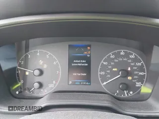 2023 Toyota Corolla LE z VIN 5YFB4MDE4PP006958, wystawiony jako IAAI lot #42119364 z przebiegiem 31 914 mil mil oraz . Historia ofert i sprzedaży dostępna na DreamBid. Obrazek 7.