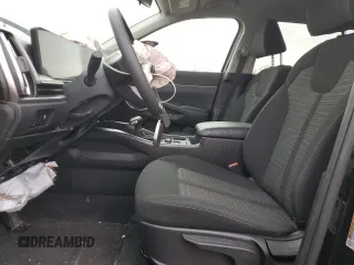2024 Kia Sorento LX z VIN 5XYRG4JC0RG271831, wystawiony jako Copart lot #52711895 z przebiegiem 6 946 mil mil oraz Szkoda całkowita • Salvage title. Historia ofert i sprzedaży dostępna na DreamBid. Obrazek 7.