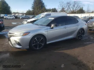 2018 Toyota Camry XSE with VIN 4T1B61HK0JU068730, listed as a Copart auction lot 45050445 with 58,209 mi miles and Salvage Title. Bid and sale history available at carsss.com. Image 1.