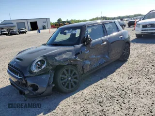 2020 MINI Hardtop 4 Door Cooper S z VIN WMWXU9C02L2M29164, wystawiony jako Copart lot #53538275 z przebiegiem 60 076 mil mil oraz Szkody całkowita. Historia ofert i sprzedaży dostępna na DreamBid. Obrazek 1.