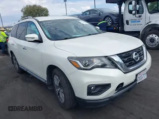 2017 Nissan Pathfinder SV with VIN 5N1DR2MMXHC622370, listed as a IAAI auction lot 42770242 with 77,133 mi miles and . Bid and sale history available at DreamBid. Image 1.