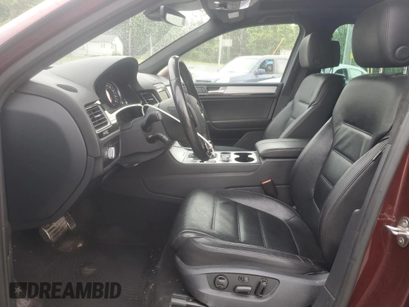 2017 Volkswagen Touareg Wolfsburg Edition с VIN WVGRF7BPXHD005361, выставлен на аукционе Copart как лот 59959415 с пробегом 24 982 миль миль и Списание • Salvage title. История ставок и продаж доступна на DreamBid. Изображение 7.