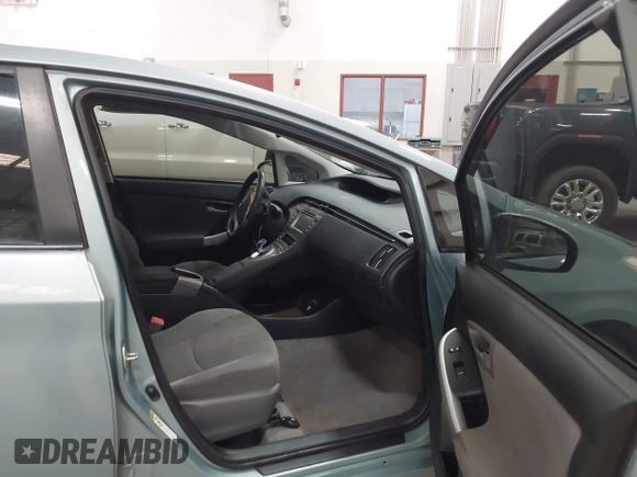 2013 Toyota Prius One z VIN JTDKN3DU5D5621042, wystawiony jako IAAI lot #42277891 z przebiegiem 233 484 mil mil oraz . Historia ofert i sprzedaży dostępna na DreamBid. Obrazek 5.