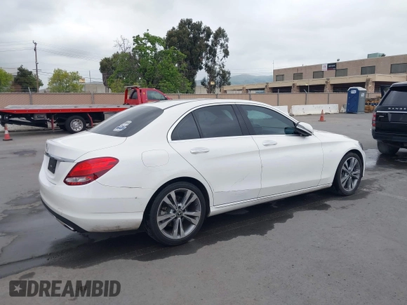 2018 Mercedes-Benz C 300 with VIN 55SWF4JB9JU235630, listed as a IAAI auction lot 42063801 with 117,855 mi miles and . Bid and sale history available at DreamBid. Image 4.