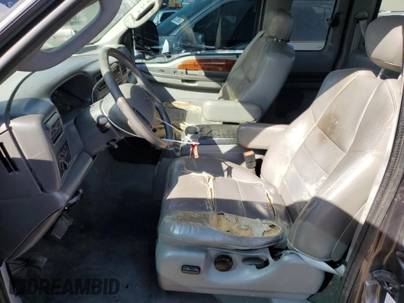 2003 Ford F-250 XL z VIN 1FTNX21PX3EB94715, wystawiony jako Copart lot #50712735 z przebiegiem 96 293 mil mil oraz Szkoda całkowita • Salvage title. Historia ofert i sprzedaży dostępna na DreamBid. Obrazek 7.