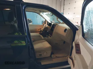 2006 Ford Explorer Eddie Bauer z VIN 1FMEU748X6UB09159, wystawiony jako IAAI lot #41951982 z przebiegiem 209 730 mil mil oraz . Historia ofert i sprzedaży dostępna na DreamBid. Obrazek 5.