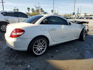 2007 Mercedes-Benz SLK-Class 3.0L with VIN WDBWK54FX7F151062, listed as a Copart auction lot 43152695 with 139,393 mi miles and Salvage Title. Bid and sale history available at carsss.com. Image 3.