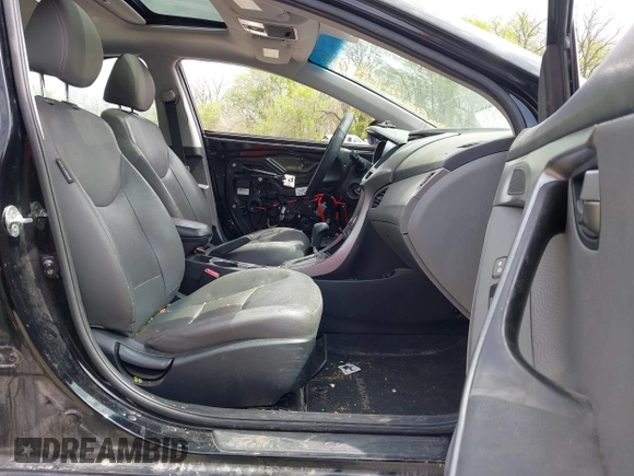 2013 Hyundai Elantra GLS z VIN KMHDH4AEXDU748440, wystawiony jako IAAI lot #42032398 z przebiegiem 146 636 mil mil oraz . Historia ofert i sprzedaży dostępna na DreamBid. Obrazek 5.