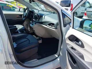2024 Chrysler Pacifica Hybrid Select with VIN 2C4RC1S74RR153420, listed as a IAAI auction lot 42368593 with 19,829 mi miles and . Bid and sale history available at DreamBid. Image 5.