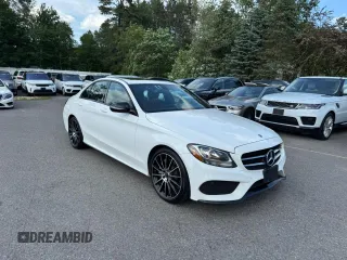 2018 Mercedes-Benz C 300 z VIN 55SWF4JB1JU274549, wystawiony jako Copart lot #62408975 z przebiegiem 169 975 mil mil oraz Czysty tytuł • Clean title. Historia ofert i sprzedaży dostępna na DreamBid. Obrazek 1.