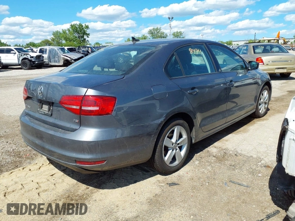 2015 Volkswagen Jetta SE with VIN 3VWD07AJ7FM348009, listed as a IAAI auction lot 42348474 with 107,753 mi miles and . Bid and sale history available at DreamBid. Image 4.