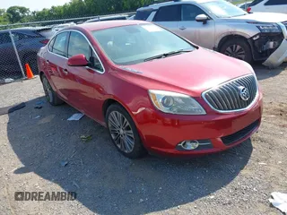2013 Buick Verano Group z VIN 1G4PS5SK3D4126724, wystawiony jako IAAI lot #42575189 z przebiegiem 148 191 mil mil oraz . Historia ofert i sprzedaży dostępna na DreamBid. Obrazek 1.