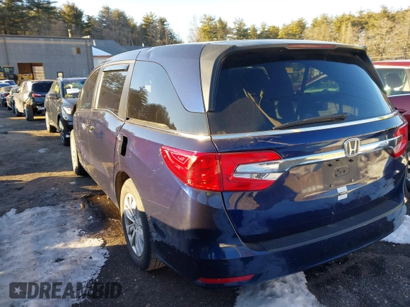 2018 Honda Odyssey LX with VIN 5FNRL6H27JB019591, listed as a IAAI auction lot 41476327 with 117,870 mi miles. Bid and sale history available at carsss.com. Image 3.