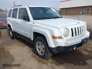 2012 Jeep Patriot Sport with VIN 1C4NJRBB3CD576698, listed as a IAAI auction lot 41828791 with 176,373 mi miles. Bid and sale history available at carsss.com. Image 1.