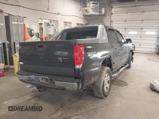 2004 Chevrolet Avalanche Z71 with VIN 3GNEK12T04G158487, listed as a IAAI auction lot 41794201 with 197,344 mi miles. Bid and sale history available at carsss.com. Image 4.
