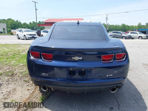 2010 Chevrolet Camaro 2SS z VIN 2G1FK1EJ9A9225884, wystawiony jako IAAI lot #42294998 z przebiegiem 197 908 mil mil oraz . Historia ofert i sprzedaży dostępna na DreamBid. Obrazek 17.