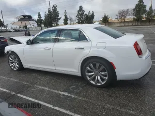 2019 Chrysler 300 Limited with VIN 2C3CCAEG5KH698138, listed as a Copart auction lot 44676535 with 55,460 mi miles and Salvage Title. Bid and sale history available at DreamBid. Image 2.