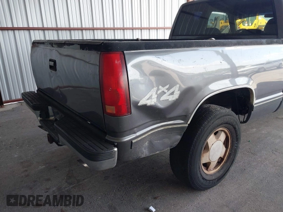 1996 Chevrolet Silverado 1500 with VIN 1GCEK19MXTE176685, listed as a IAAI auction lot 42226660 with 299,603 mi miles and . Bid and sale history available at DreamBid. Image 6.