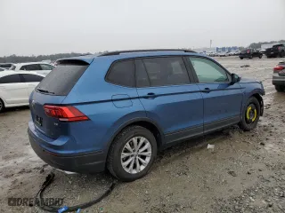 2018 Volkswagen Tiguan S with VIN 3VV1B7AX4JM098016, listed as a Copart auction lot 46230155 with 210,440 mi miles and Salvage Title. Bid and sale history available at carsss.com. Image 3.