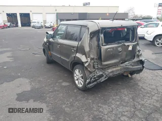2013 Kia Soul ! with VIN KNDJT2A63D7537954, listed as a IAAI auction lot 41367467 with 91,580 mi miles. Bid and sale history available at carsss.com. Image 3.