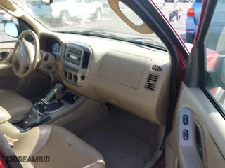 2005 Ford Escape Limited with VIN 1FMYU04185KA45589, listed as a IAAI auction lot 41575051 with 103,284 mi miles. Bid and sale history available at carsss.com. Image 5.