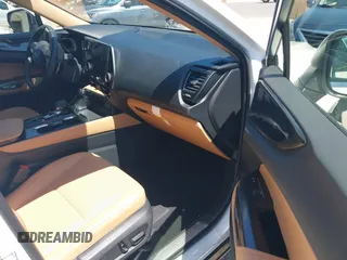 2025 Lexus NX 250 Premium z VIN JTJGDCAZ6S5024713, wystawiony jako IAAI lot #42020261 z przebiegiem 5833 mil mil oraz . Historia ofert i sprzedaży dostępna na DreamBid. Obrazek 5.