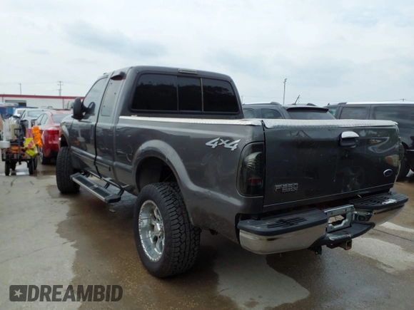2003 Ford Super Duty F-250 XL with VIN 1FTNX21L73EB40320, listed as a IAAI auction lot 42071292 with 301,082 mi miles. Bid and sale history available at carsss.com. Image 3.