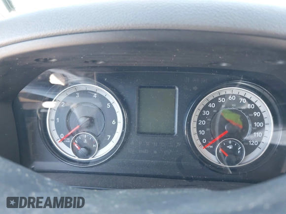 2019 Ram 1500 Tradesman z VIN 1C6RR6ST7KS546087, wystawiony jako IAAI lot #41553722 z przebiegiem Nie podano mil oraz . Historia ofert i sprzedaży dostępna na DreamBid. Obrazek 7.