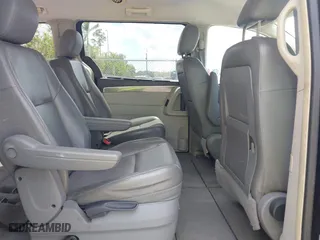 2010 Volkswagen Routan SE with VIN 2V4RW3D12AR186616, listed as a IAAI auction lot 42087154 with 90,735 mi miles. Bid and sale history available at carsss.com. Image 8.