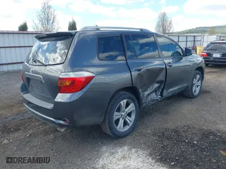 2010 Toyota Highlander Sport with VIN 5TDEK3EH1AS005738, listed as a IAAI auction lot 42028866 with 216,014 mi miles. Bid and sale history available at carsss.com. Image 4.