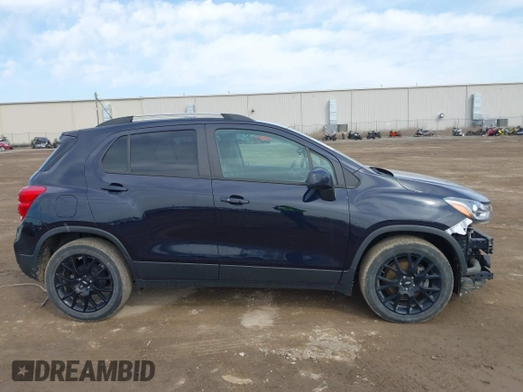 2021 Chevrolet Trax LT with VIN KL7CJLSB0MB322817, listed as a IAAI auction lot 41843233 with 46,947 mi miles. Bid and sale history available at carsss.com. Image 13.