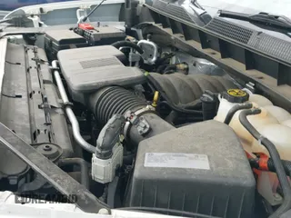 2019 Chevrolet Silverado 1500 Work Truck z VIN 3GCNYAEH9KG199986, wystawiony jako IAAI lot #42322710 z przebiegiem 35 160 mil mil oraz . Historia ofert i sprzedaży dostępna na DreamBid. Obrazek 19.