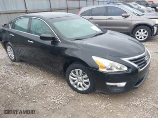 2015 Nissan Altima 2.5 with VIN 1N4AL3AP3FC176837, listed as a IAAI auction lot 41843408 with 185,466 mi miles. Bid and sale history available at carsss.com. Image 1.
