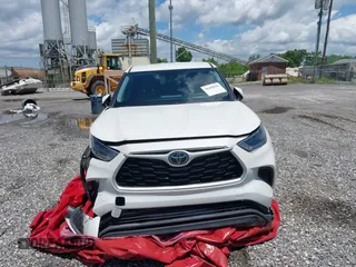 2021 Toyota Highlander L with VIN 5TDCZRAH6MS067507, listed as a IAAI auction lot 38480956 with 23,687 mi miles and . Bid and sale history available at DreamBid. Image 12.