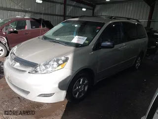 2010 Toyota Sienna CE with VIN 5TDKK4CC5AS301619, listed as a IAAI auction lot 41730180 with 177,117 mi miles. Bid and sale history available at carsss.com. Image 17.