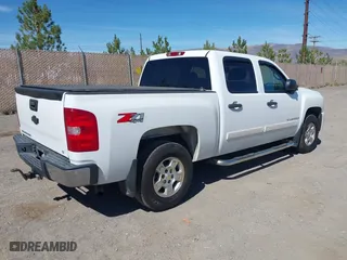 2007 Chevrolet Silverado 1500 LS with VIN 2GCEK13C071539373, listed as a IAAI auction lot 40411136 with 168,254 mi miles. Bid and sale history available at carsss.com. Image 4.