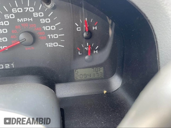 2006 Ford F-150 XLT with VIN 1FTPW14566FB12445, listed as a IAAI auction lot 42081245 with 209,417 mi miles. Bid and sale history available at carsss.com. Image 7.