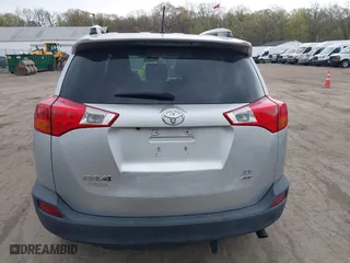 2015 Toyota RAV4 LE with VIN 2T3BFREV0FW407207, listed as a IAAI auction lot 42013048 with 212,301 mi miles. Bid and sale history available at carsss.com. Image 16.