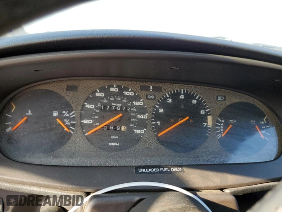1987 Porsche 944 z VIN WP0AB0946HN476255, wystawiony jako Copart lot #79870704 z przebiegiem 177 672 mil mil oraz Czysty tytuł • Clean title. Historia ofert i sprzedaży dostępna na DreamBid. Obrazek 9.