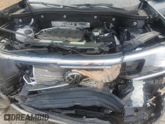 2024 Volkswagen Atlas SE with VIN 1V2KR2CA6RC559352, listed as a Copart auction lot 62817135 with 20,140 mi miles and Salvage title. Bid and sale history available at DreamBid. Image 11.