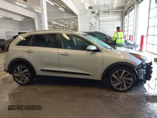 2019 Kia Niro Touring with VIN KNDCE3LC8K5304429, listed as a IAAI auction lot 41374848 with 1 mi miles. Bid and sale history available at carsss.com. Image 13.
