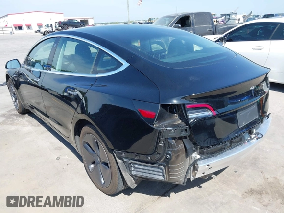 2020 Tesla Model 3 Standard Range Plus z VIN 5YJ3E1EA3LF611152, wystawiony jako IAAI lot #42256503 z przebiegiem 78 633 mil mil oraz . Historia ofert i sprzedaży dostępna na DreamBid. Obrazek 3.