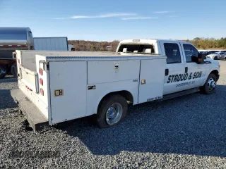 2015 Ford F-350 with VIN 1FD8W3G65FED35954, listed as a Copart auction lot 81807364 with 128,541 mi miles and Salvage title. Bid and sale history available at DreamBid. Image 3.