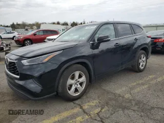 2023 Toyota Highlander L z VIN 5TDKDRAHXPS523474, wystawiony jako Copart lot #52406155 z przebiegiem 15 001 mil mil oraz Szkoda całkowita • Salvage title. Historia ofert i sprzedaży dostępna na DreamBid. Obrazek 1.
